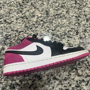 Jordan 1 lows pink and black
